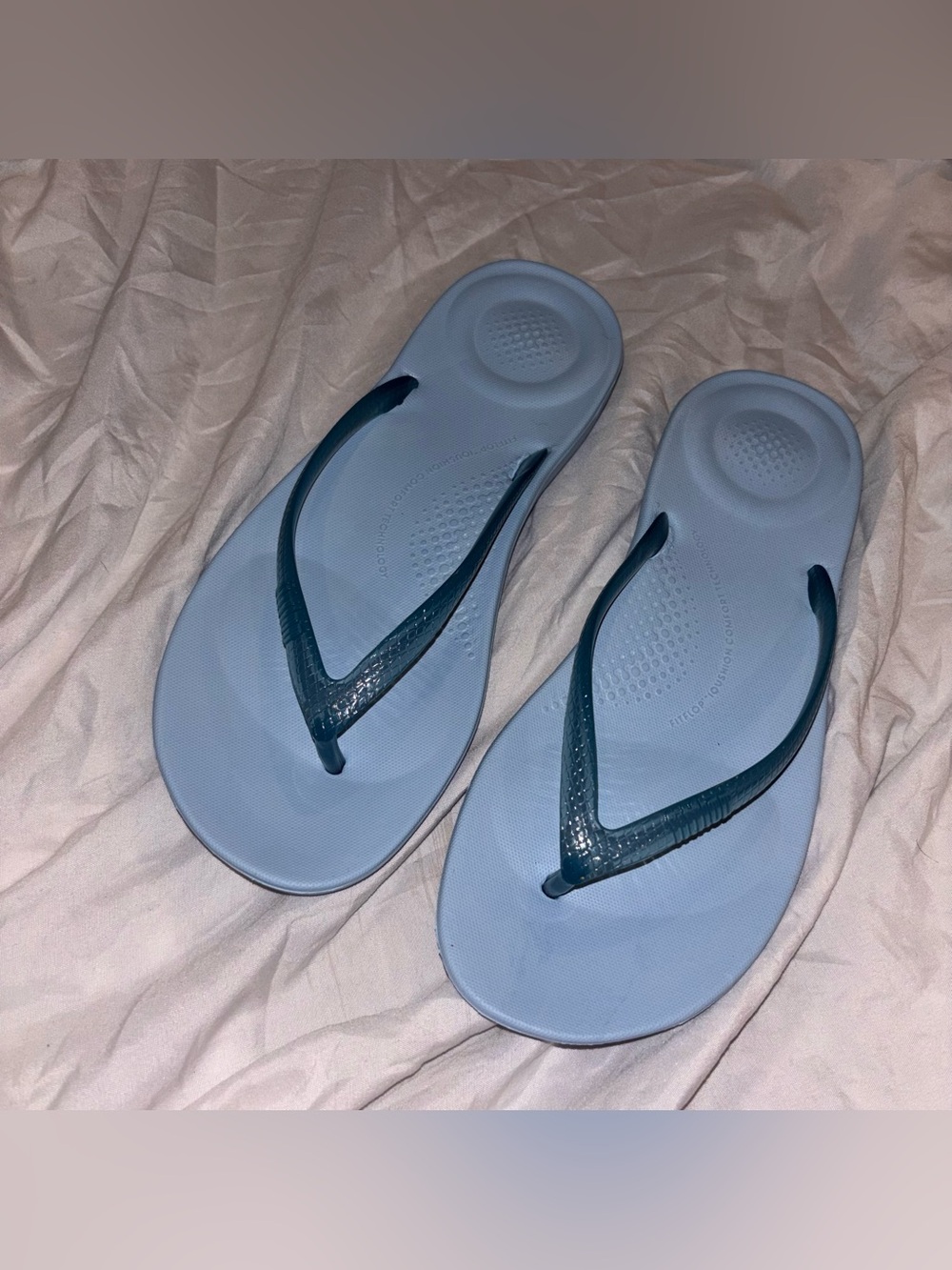 Fitflop Pale Blue Sandals with Dark Teal IQUSHION ergonomic flip-flops